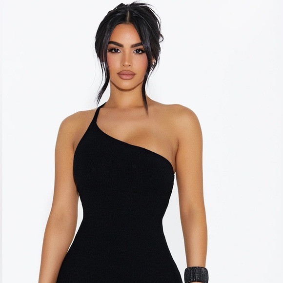 Naked Wardrobe Tops Naked Wardrobe The Ribbed Side Top In Black Poshmark